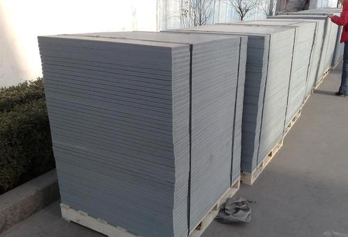 <a href=http://m.gzsanxin.com.cn/ target=_blank class=infotextkey>免燒磚托板</a>的種類